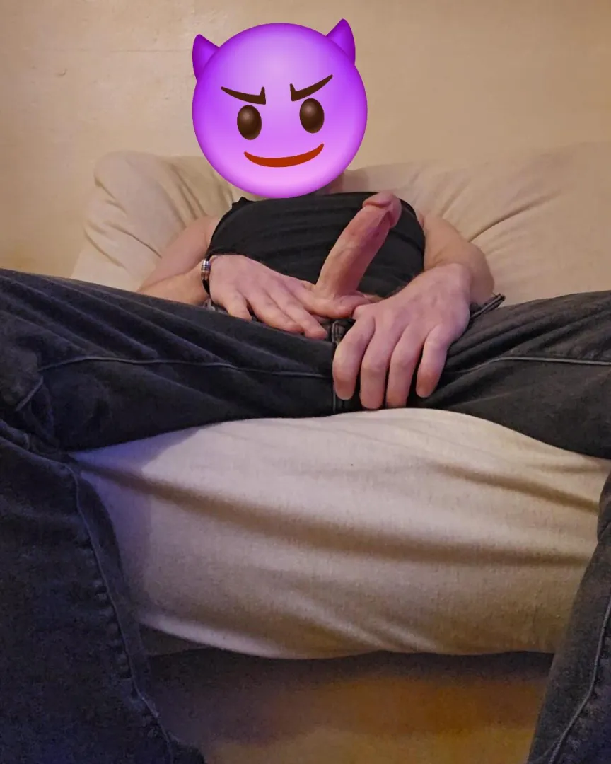 M4M in Charleroi 8am on weekdays - DMs open if you're free to swing by around then. posted by matas_mcdm