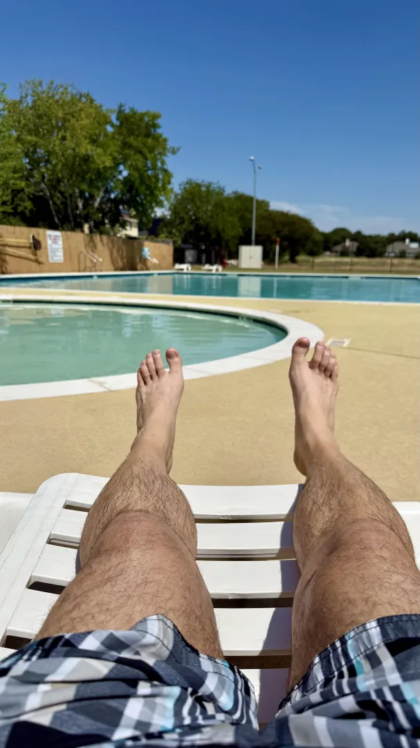 M4MF attractive, executive male, looking for a female and couples to connect with posted by Austinexexutive007