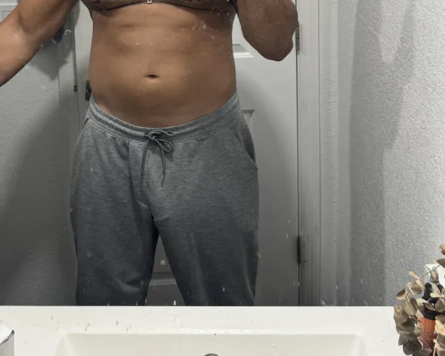 [m4mf]male looking for couple fit and hung and respectful. 6,2 8 inch by No_Team_1577