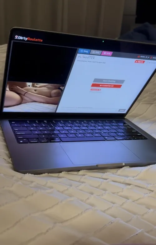 Made a little appearance last night. Did anyone catch me? by MiaPeachh00