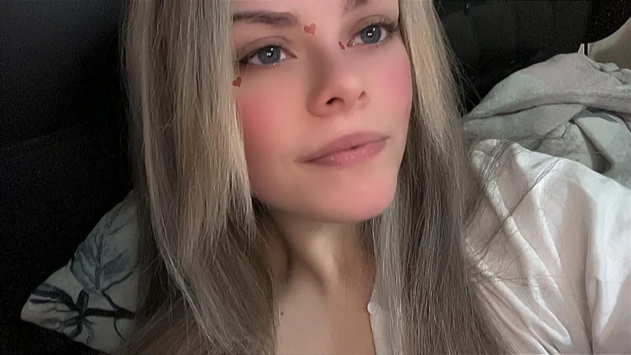 Magic does exist. You’re already under my spell. by yummypanckes3