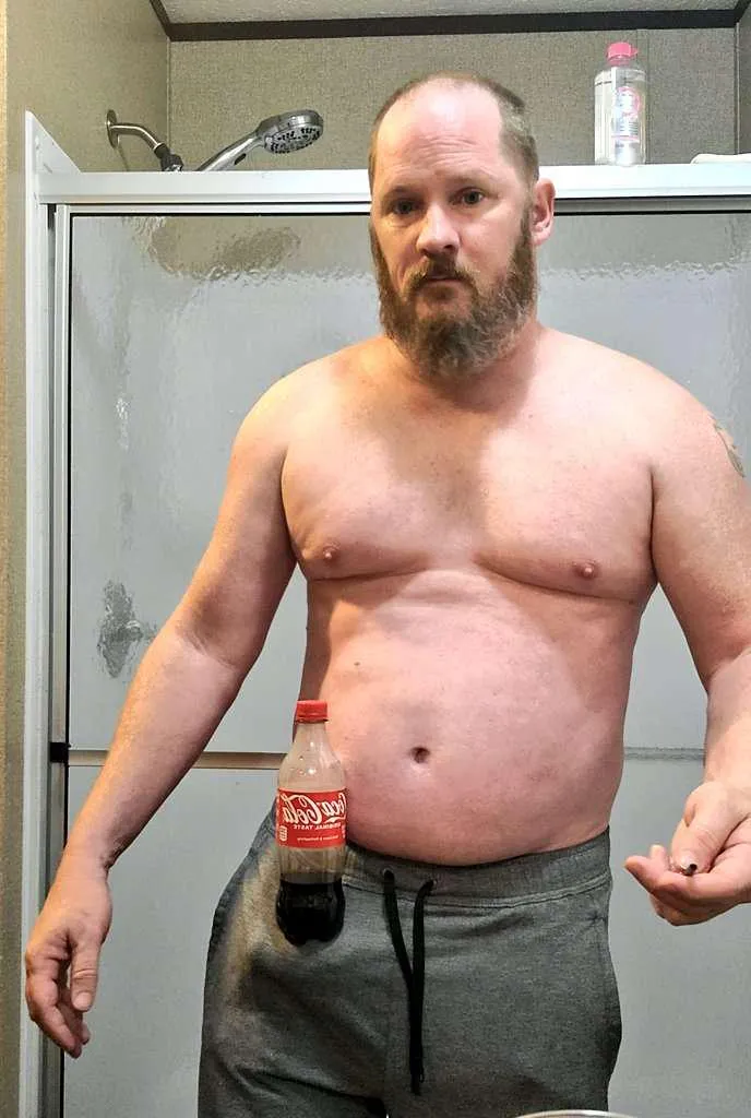 Magic trick: floating bottle posted by Barkeep1138