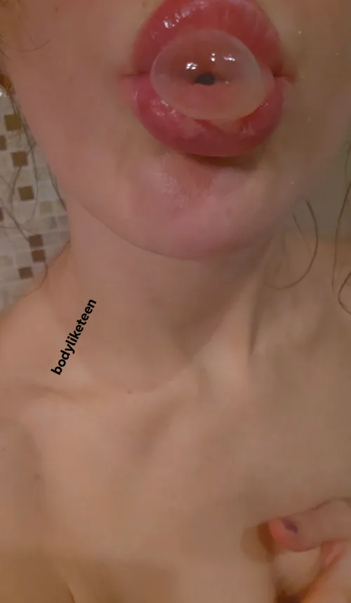 Making bubbles from my pussy grool by bodyliketeen