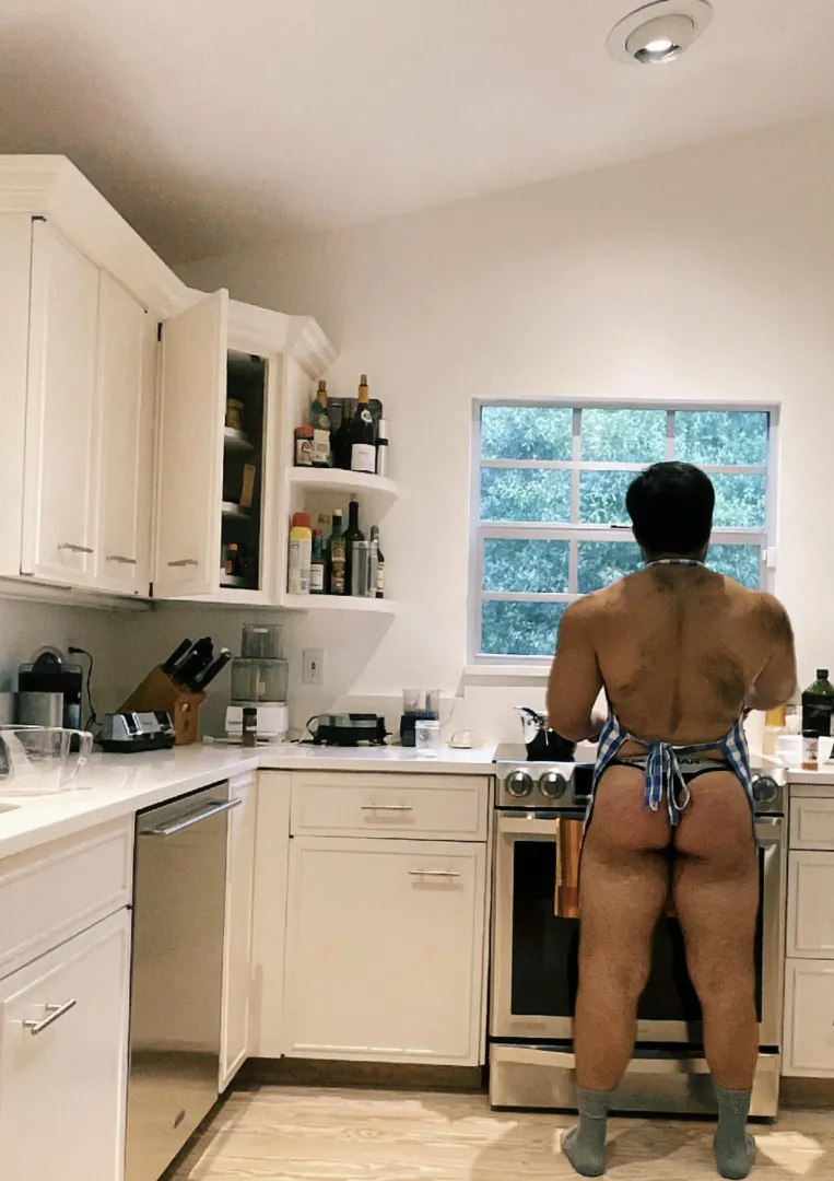 Making dinner posted by PatricioSantacruz