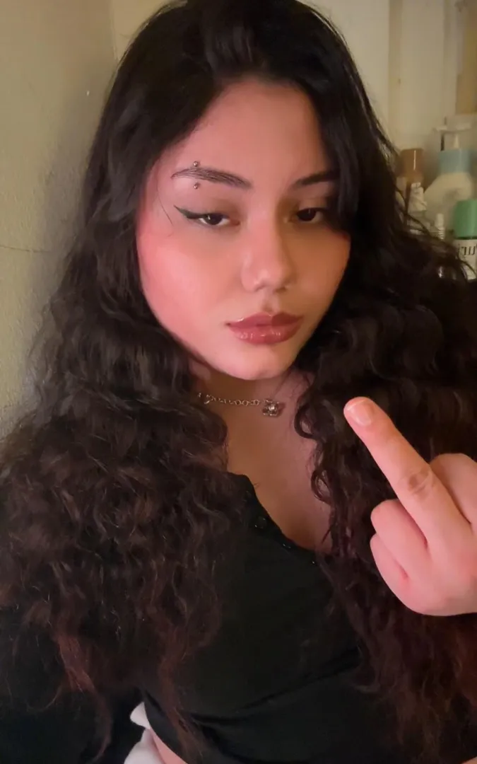 Making group chats with my domme friend. You know you want in.  posted by GoddessAriell_