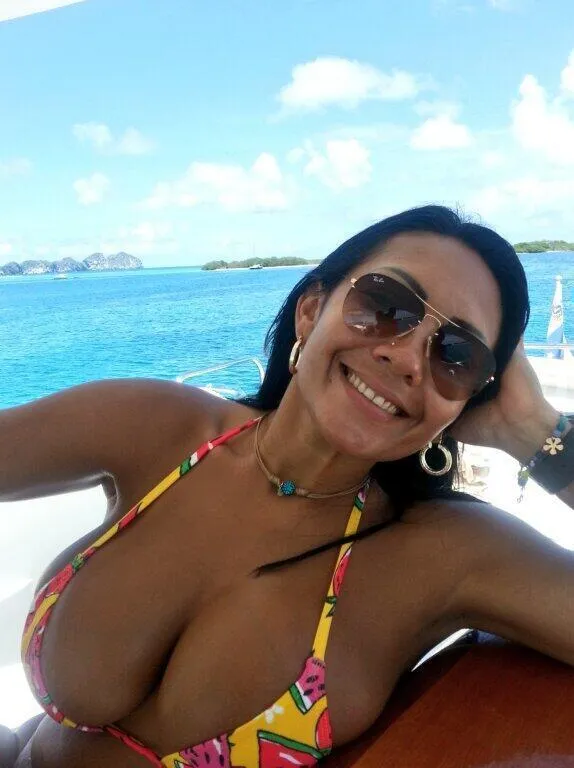 Making me weak posted by Lovethesexiest