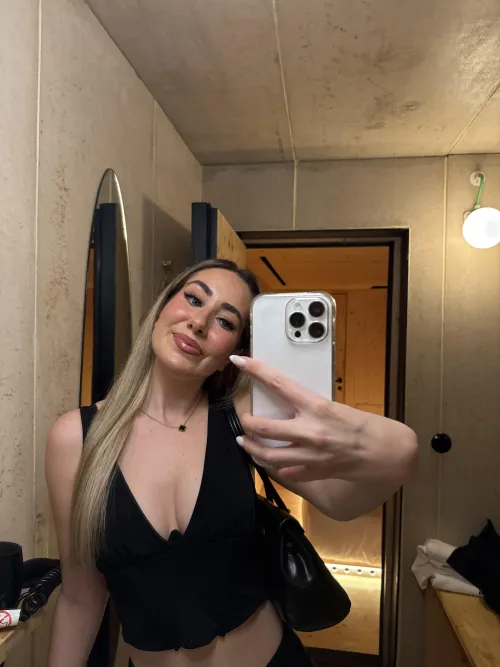 Making sure that you see something hot today by Haunting-Face-5922