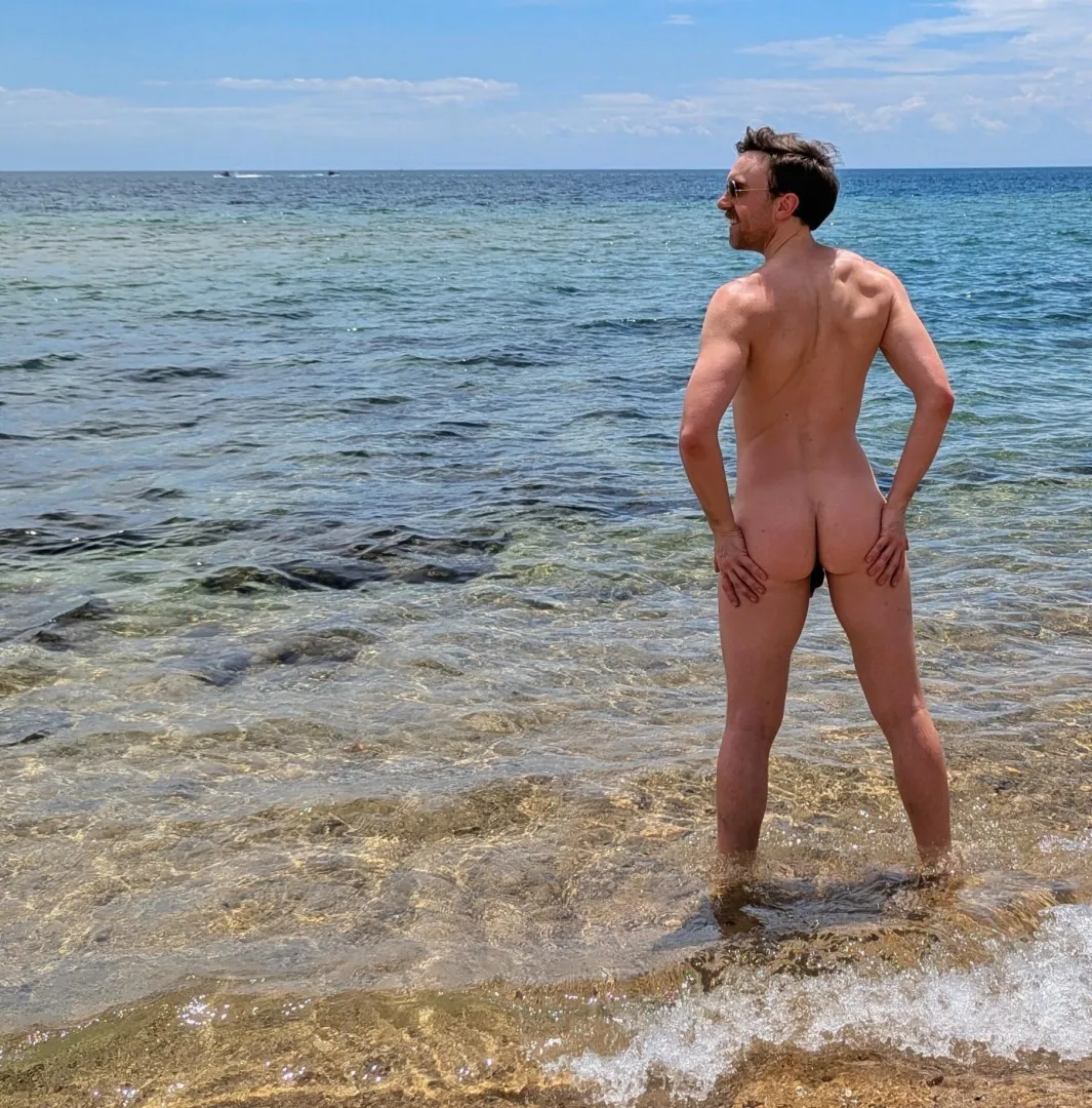 Making waves posted by Primal_Mantis