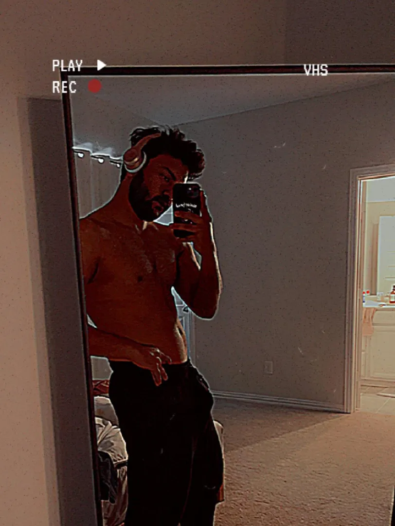 [Male] [27] [Sacramento] Will be in sacramento for 2 days. Looking to have some fun. Can host. posted by buxbunny666