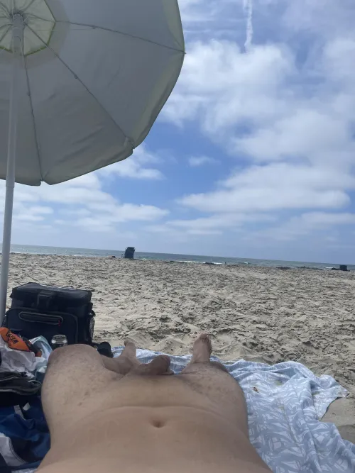 Man this beach is truly amazing by howi94