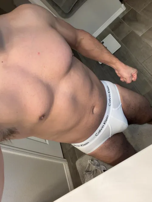 Married Dad (32) in CK’s by Sensitive-Chain8745