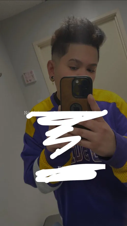 Masc Lesbian looking for BWC or BBC by androgynous_masc