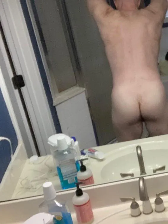 Masculine but submissive mwm to service straight/married/attached guys in need posted by oral_addiction