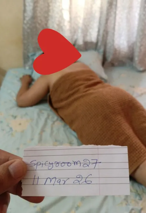 Massage given to this beautiful Lady [f] in Kondapur. She is living alone here and working in IT. She was very nice and welcoming. Spent a good time with her. Its her 3rd massage in last 1 month. Thanks for trusting me mam.  Pic taken with her consent an by spicyroom27