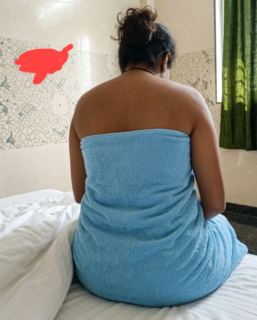 Massage Given to this beautiful Lady [f] in Kondapur. Her Husband Booked this Massage for her. They both are very nice and welcoming couple. Lady was very nice and calm. Really enjoyed a good time with them they are my permanent clients since September 2 posted by spicyroom27
