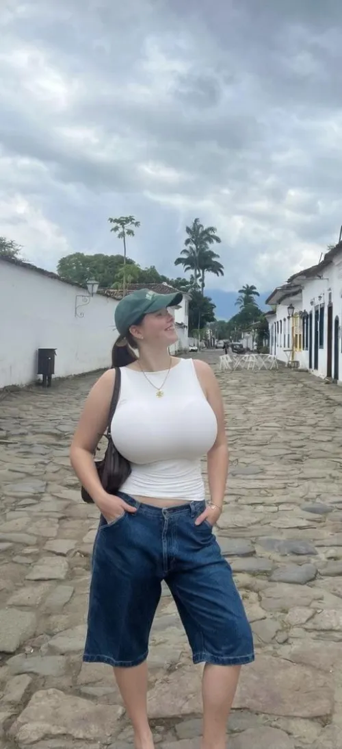 Massive bust! by FlashyIllustrator738