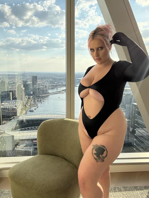 Massive Melbourne Mommy Milkers by Alexis-DownUnder