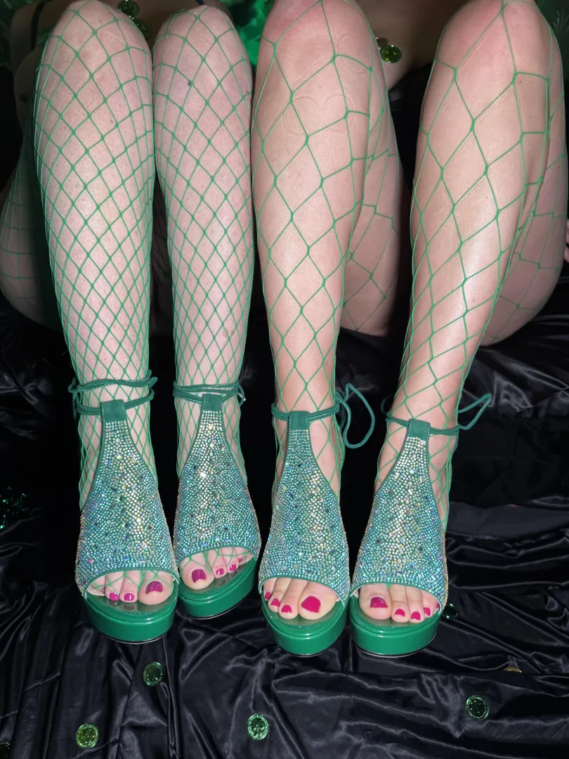 Matching MILFs posted by TwinTitties3