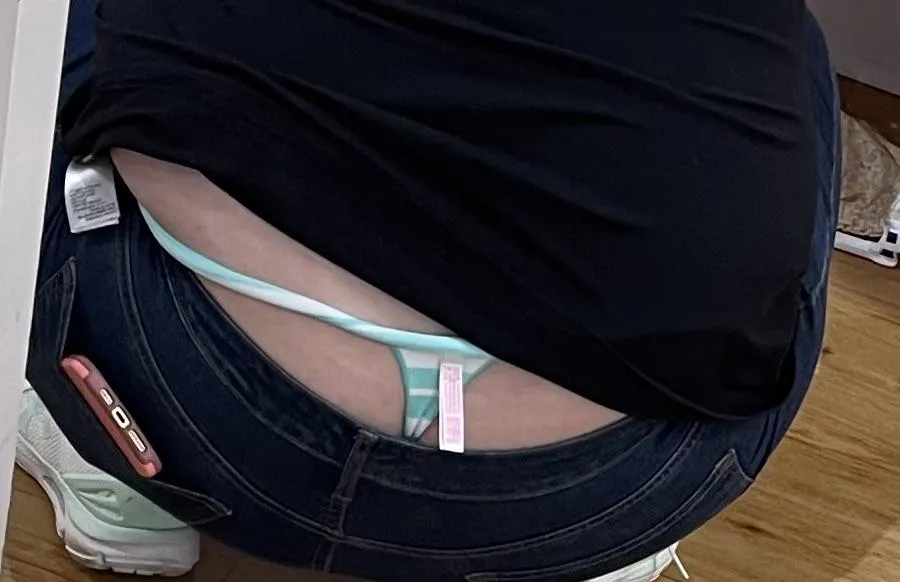 Matching Shoes posted by thongtasstick