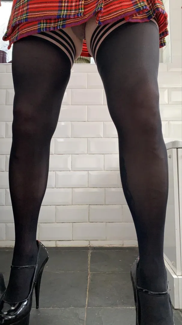 Mature legs in opaque hold ups posted by Mlover94