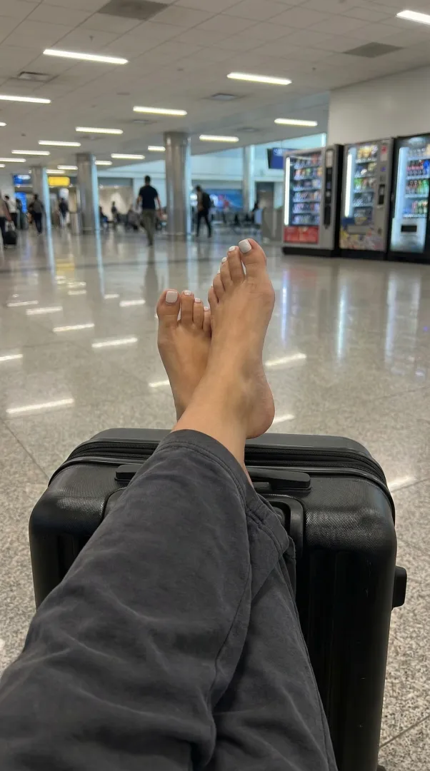 Mayafeet1 on Feetfinder posted by Pale-Ask-8993