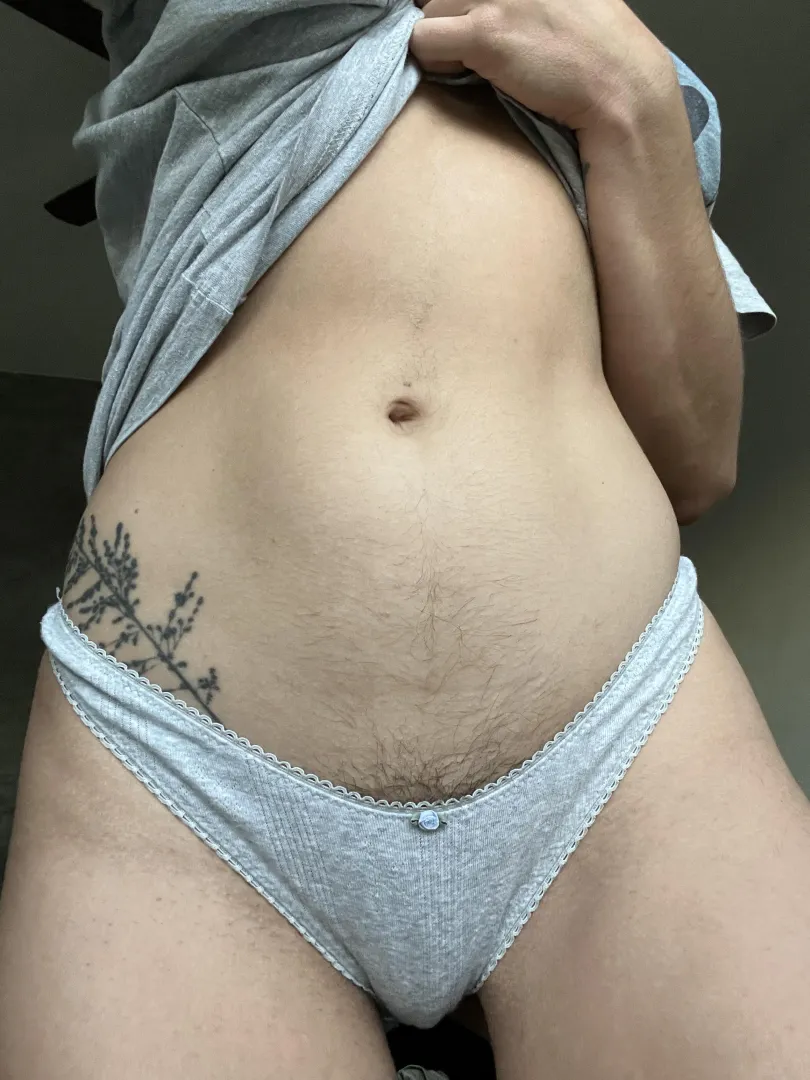 Me and my cute fuzzy belly posted by maplesyrup_girl