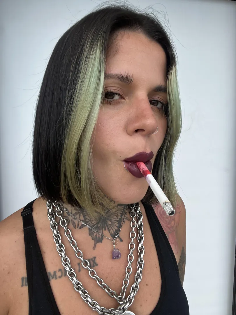 Me encantan las caladas profundas posted by girlytattoo