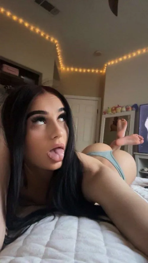 Me, I've been 18 for 2 weeks by elliie-lower_850