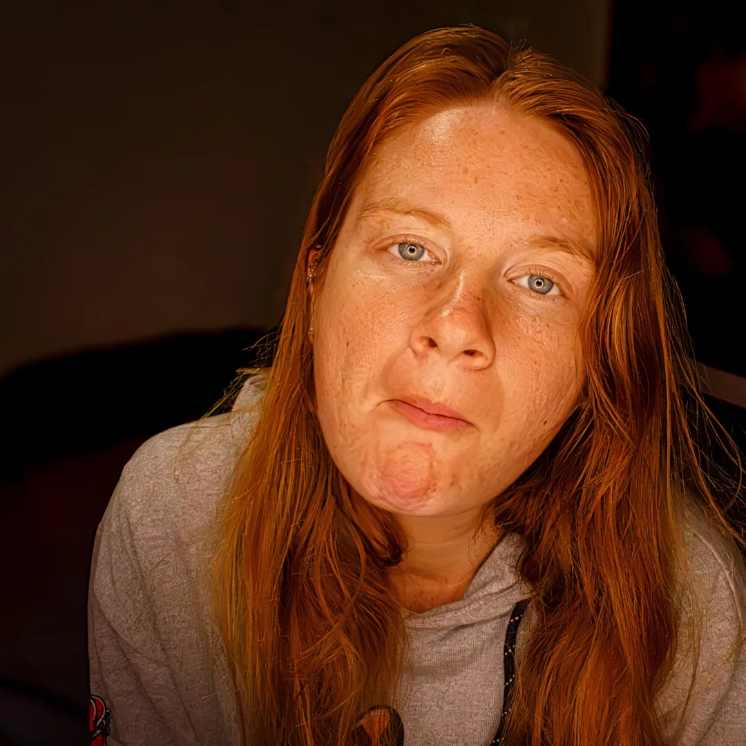 me, just minding my business... and suddenly becoming your new lockscreen [Return Our 3P Tools/Apps] posted by --lily-rose--