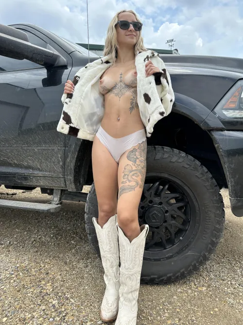 Me or the Cummins? by FarmersDaughterDream