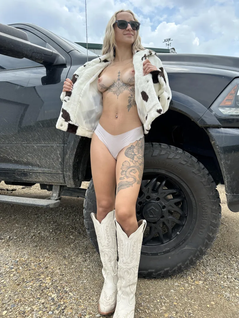 Me or the Cummins? posted by FarmersDaughterDream