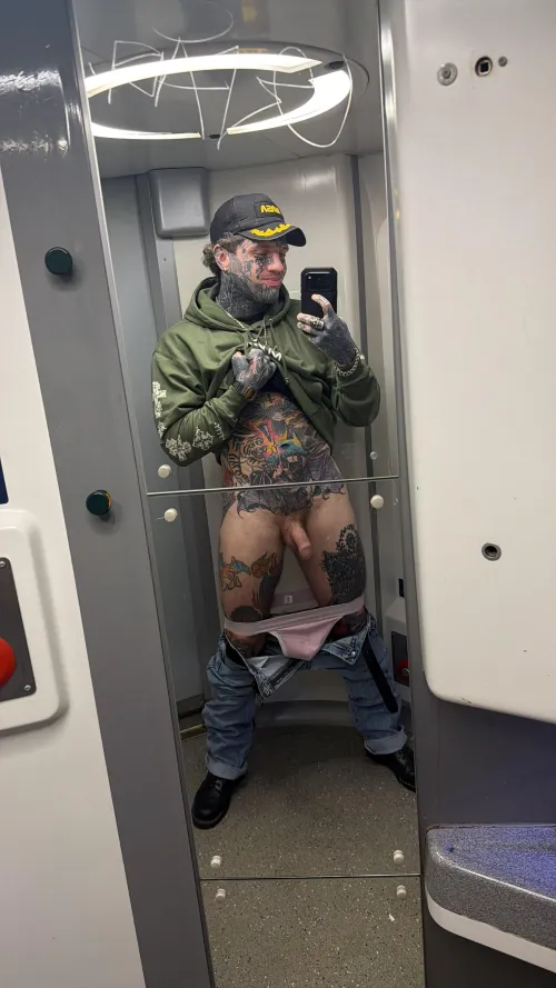 Meet me in the public toilets… by forevergreenx