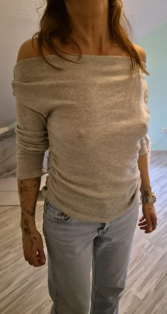 Mein Lieblings schulterfreies Oberteil posted by Joy_Oldlove2018