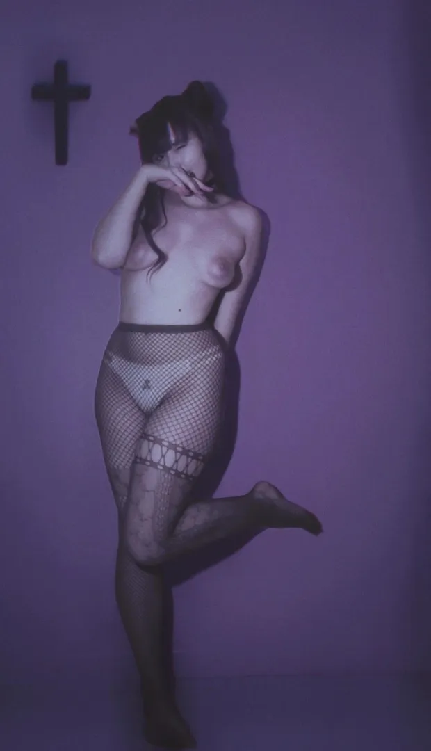 Meow posted by dejasworld