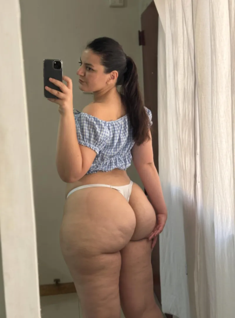 Mes rondeurs dérange quelqu'un ici ? posted by Petitenatureee062