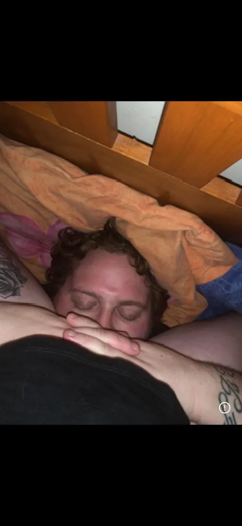 (MF) Daddy loves when I sit on his face  posted by Brittaz95