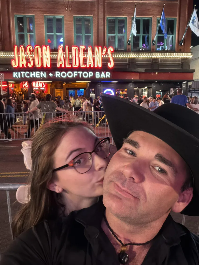 MF4A Always looking for a wild time. Couples and females to the front. Need plans this weekend! posted by 2_getrailed