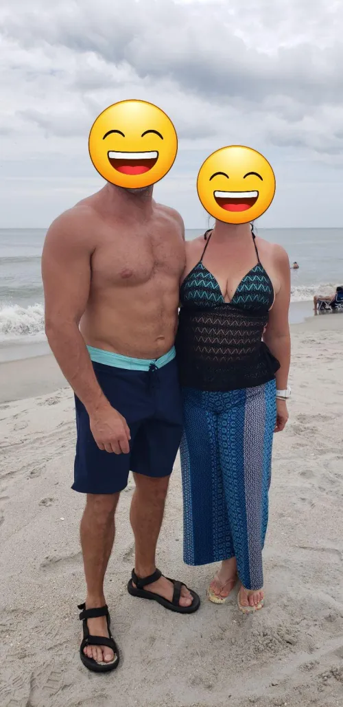 MF4MF near Raleigh. Looking for new friends to hangout with and see how it goes. by NCSexyfuncouple