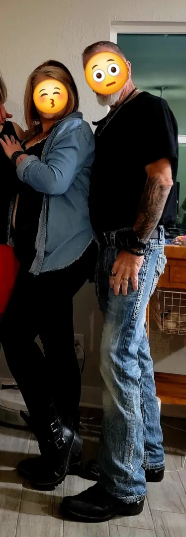 [MF4MF] or F.... READ POST..we are hosting NOW.. . .. the hot tub is 104° and our play room is hotter! posted by is2foru