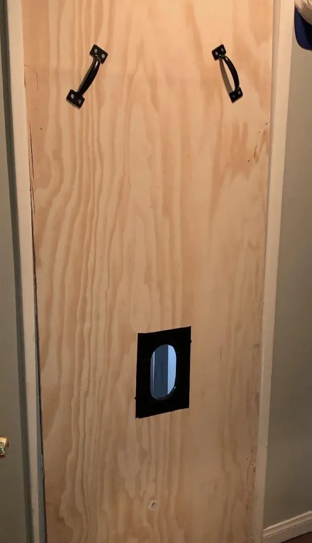 Miami, FL--GLORYHOLE (Free, Private, Safe & Discreet) 4 HUNG men IN or NEAR WEST MIAMI (ONLY). DM me. Español Si. posted by Miami-Vixen