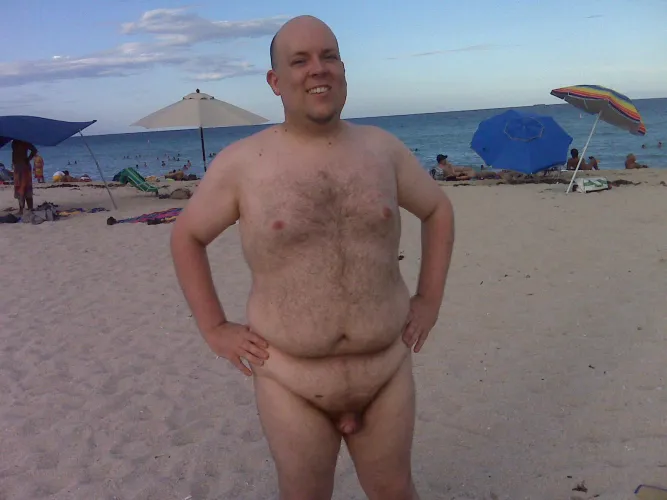 Miami Guy Looking for Friends by johnnycloud81