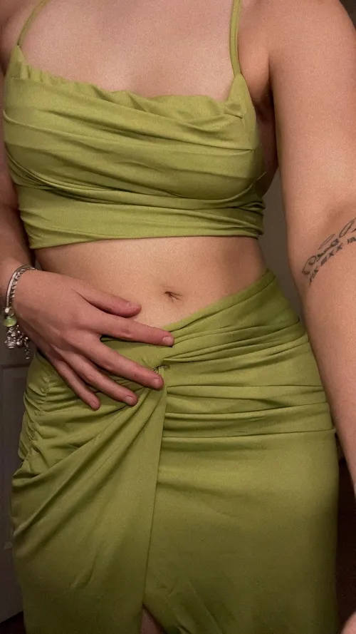 Midriff of your dreams by Popular_Maybe_7023