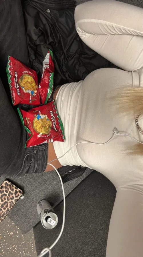 Mig eller snackset vad är godast tror du?  by nicolelarsson