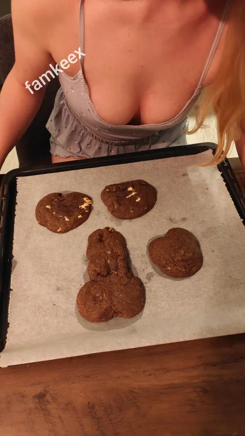 Mijn valentijnskoekjes zijn een beetje apart geworden dus ik post ze vandaag maar  by Famkeex