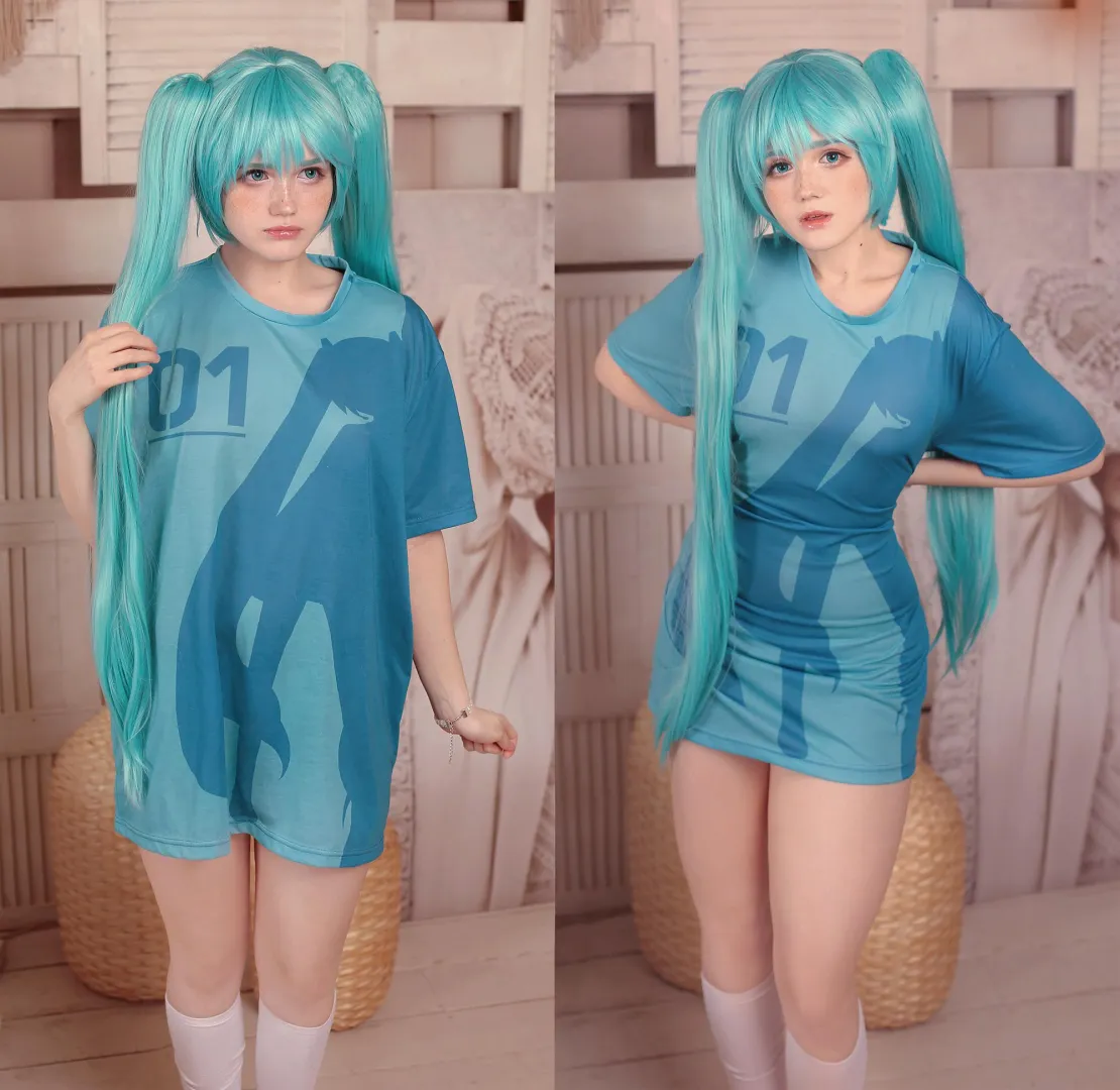 Miku Hatsune cosplay by Neyrodesu posted by Neyrodesu