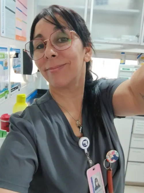 Milf enfermera que opinas bb by sexy-nurrse