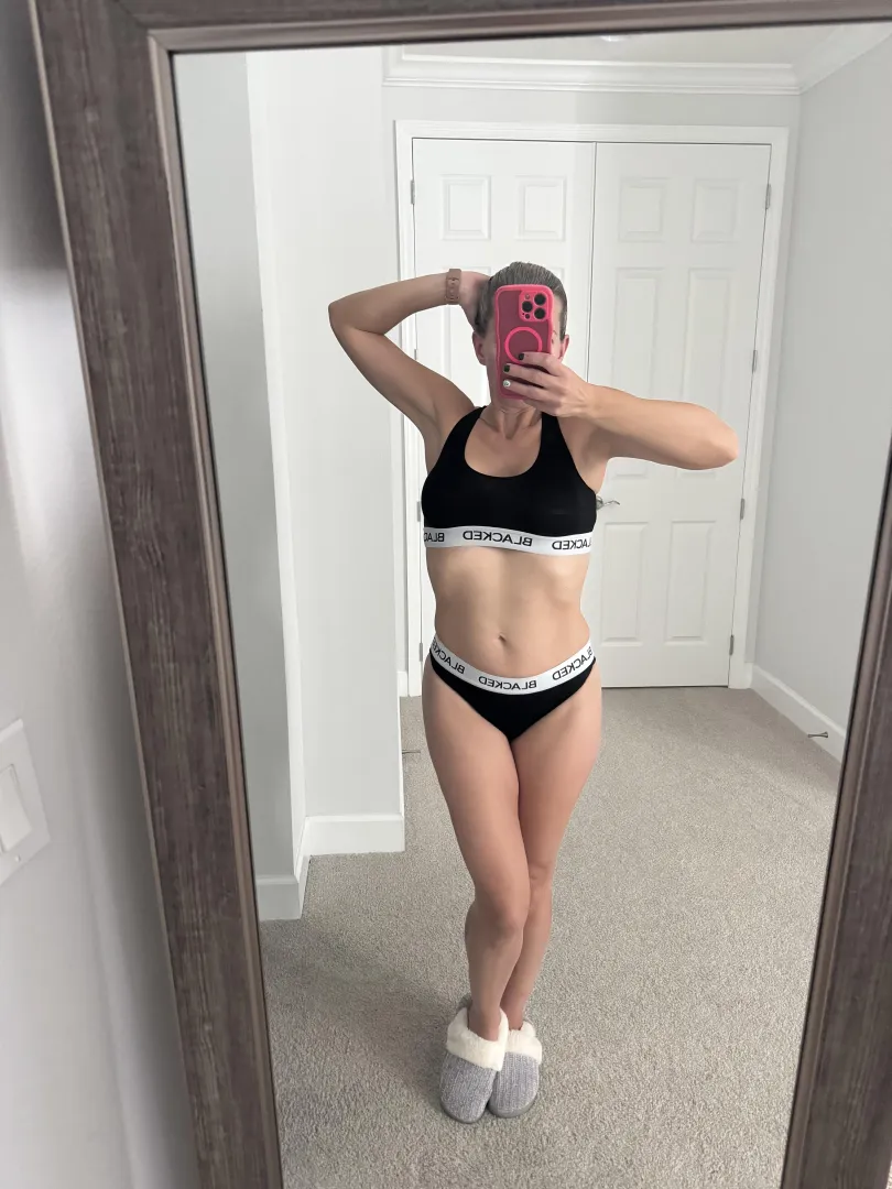 MILF Snowbunny  posted by CheesecakeVisible554