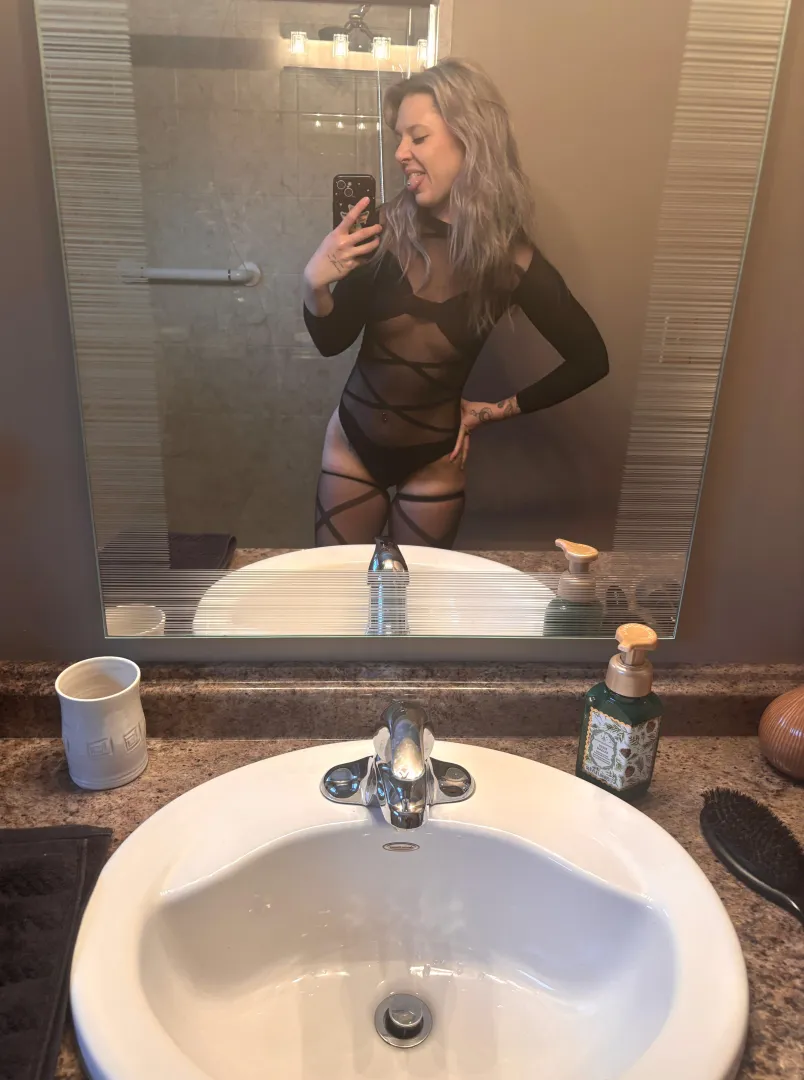 Mirror check turned into a post posted by misporeriax