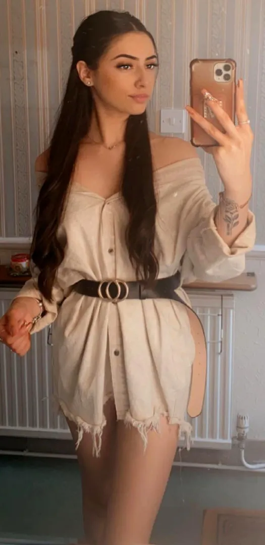 Mirror Selfie posted by QuasarBaron