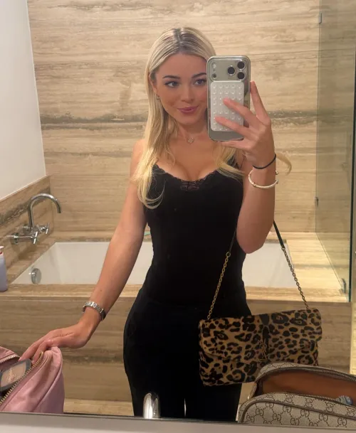 Mirror selfie - IG January 2026 by trixotica